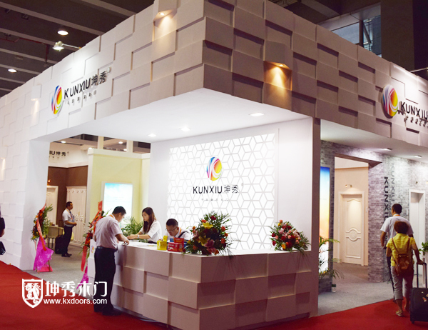 重庆坤秀木门：2015广州建博会展厅