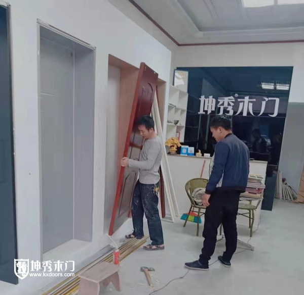 重庆坤秀木门江西抚州店装修中
