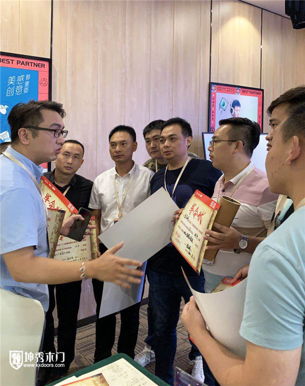 重庆坤秀木门销售经理*市场落地拜访!